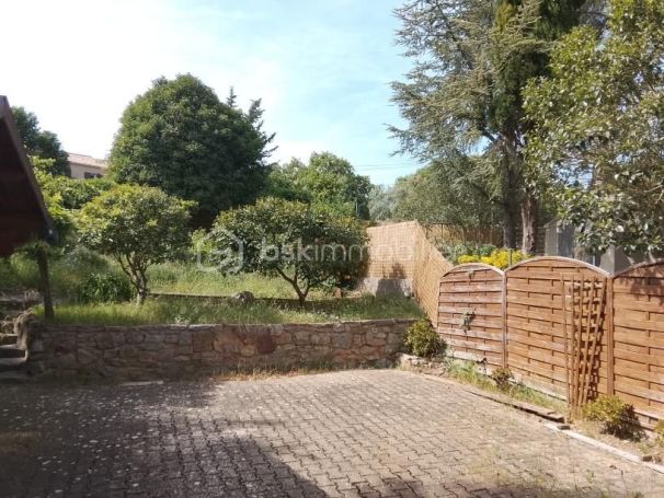 A louer APPARTEMENT T2 50 M2 TERRASSE BORD DE MER HYERES