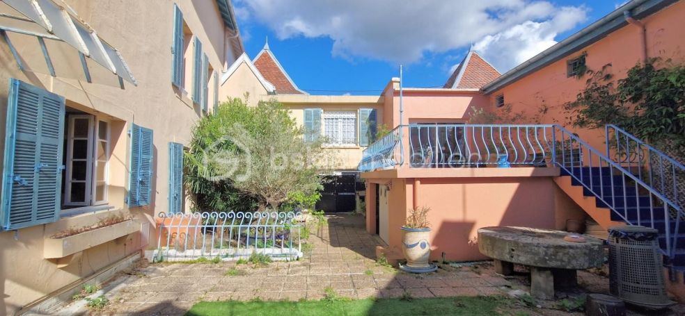 A vendre MAISON  DE MAîTRE  SAINT VINCENT DE TYROSSE
