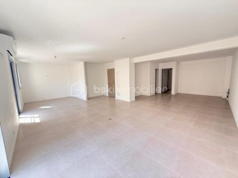 A louer APPARTEMENT DE PRESTIGE T4 110 M2 BORD DE MER SETE