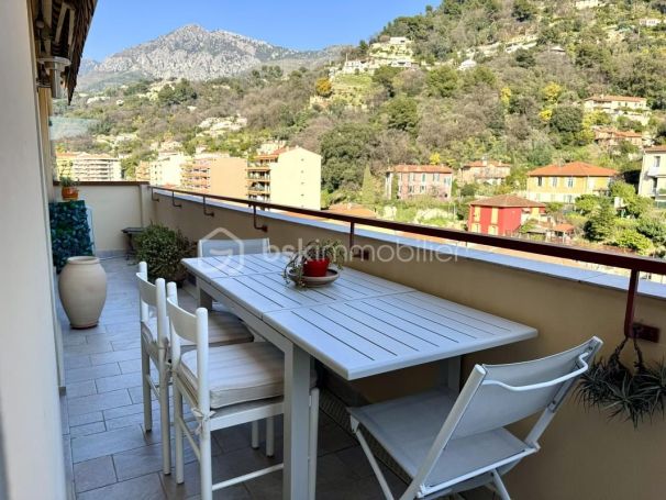 A louer APPARTEMENT DUPLEX T4 95 M2 TERRASSE BORD DE MER MENTON