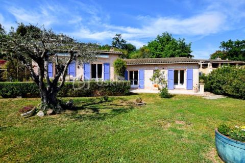 A louer MAISON  5 PIECES 148 M2 BORD DE MER LES ADRETS DE L ESTEREL