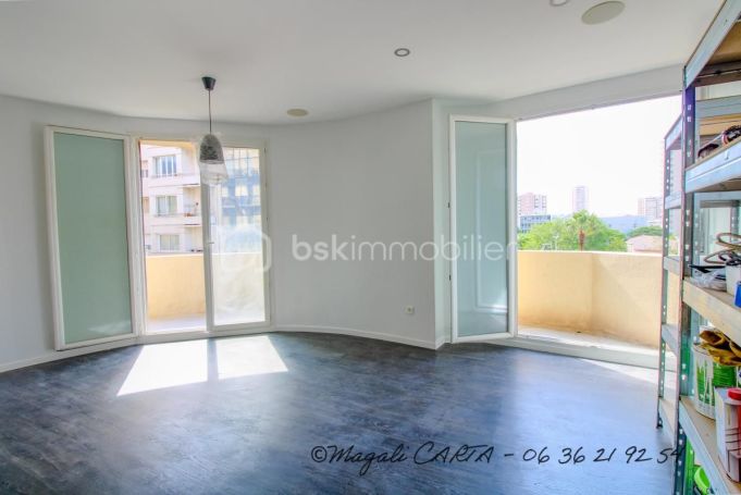 A louer APPARTEMENT T3 66 M2 BORD DE MER TOULON