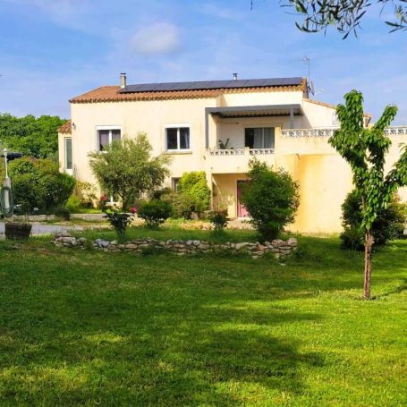 A louer APPARTEMENT DE PRESTIGE  233 M2 TERRASSE  MONTBAZIN
