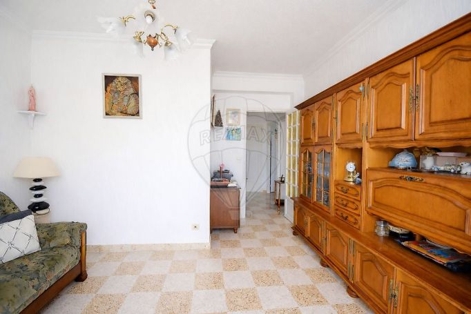 A louer APPARTEMENT T3 50 M2 TERRASSE BORD DE MER ANTIBES
