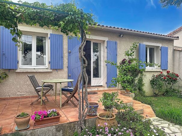 A louer MAISON  DE MAîTRE  NIMES