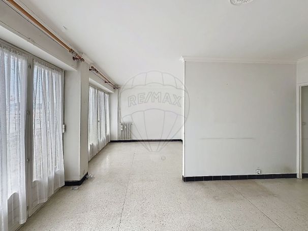 A louer APPARTEMENT T4 76 M2  NIMES