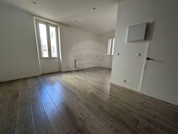 A louer APPARTEMENT T2 33 M2 TERRASSE  MARSEILLE 2EME