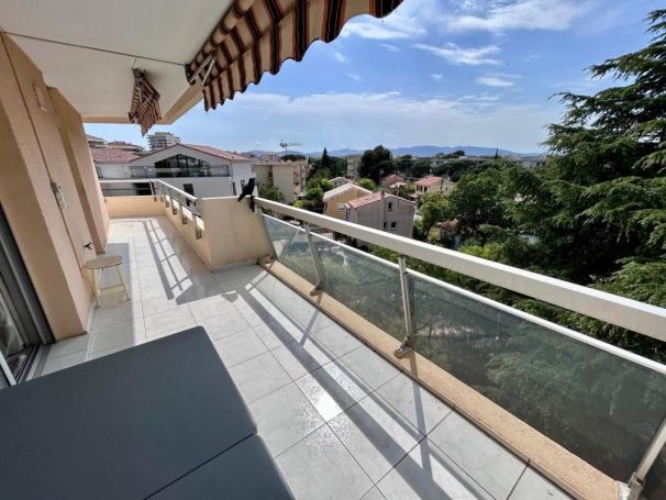 A louer APPARTEMENT T3 70 M2 TERRASSE VUE MER FREJUS