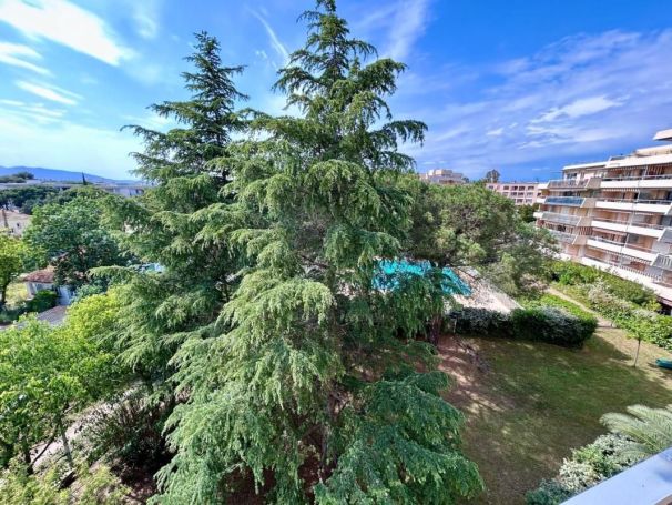 A louer APPARTEMENT T3 70 M2 TERRASSE VUE MER FREJUS