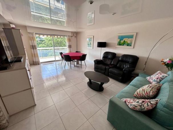 A louer APPARTEMENT T3 70 M2 TERRASSE VUE MER FREJUS