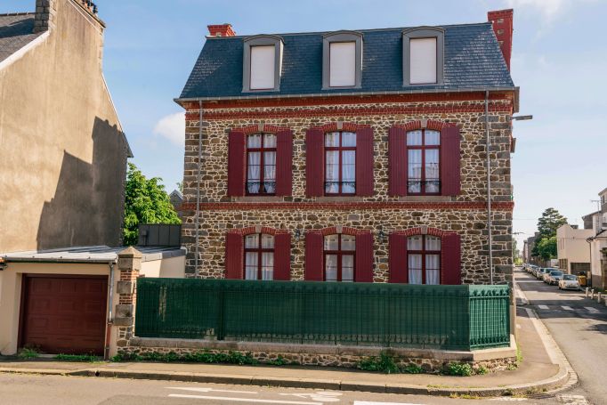 A vendre CHARMANTE Demeure bourgeoise 9 PIECES 254 M&sup2; CENTRE ville SAINT BRIEUC