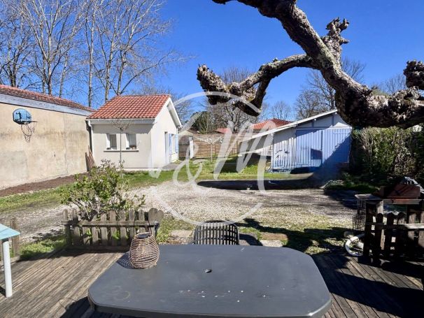 A vendre TrEs jolie maison de type basco landais 5 PIECES 101 M&sup2; Andernos-les-Bains