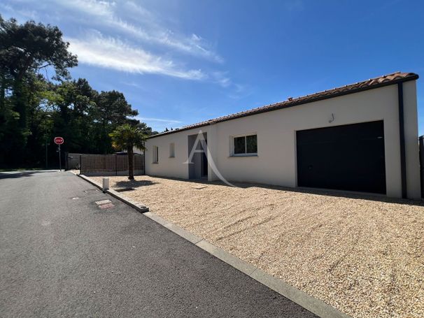 A vendre MAISON  4 PIECES 88 M2 BORD DE MER SAINT VINCENT SUR JARD