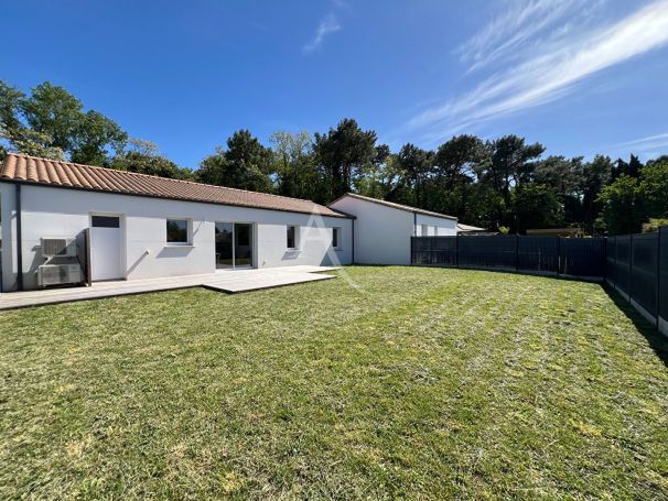 A vendre MAISON  4 PIECES 88 M2 BORD DE MER SAINT VINCENT SUR JARD