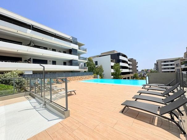 A louer APPARTEMENT T2 45 M2 TERRASSE BORD DE MER VILLENEUVE LOUBET