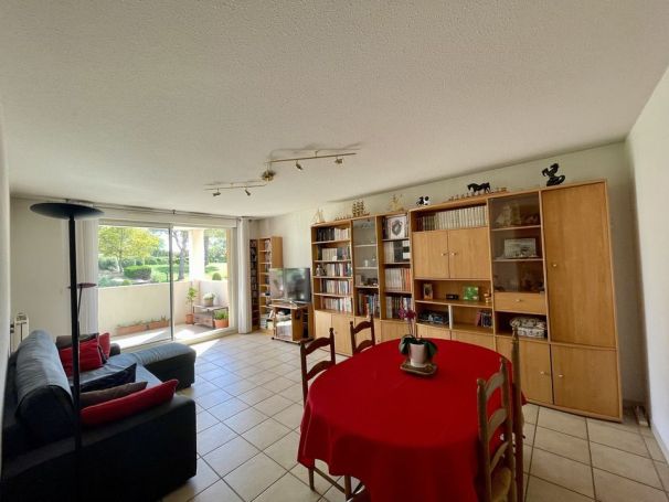 A louer APPARTEMENT T4 79 M2 TERRASSE  CHATEAU GOMBERT