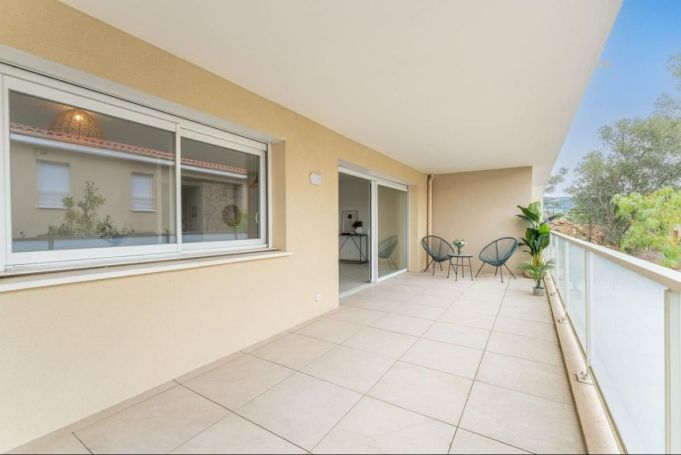 A louer APPARTEMENT NEUF T3 82 M2 TERRASSE BORD DE MER LA CIOTAT
