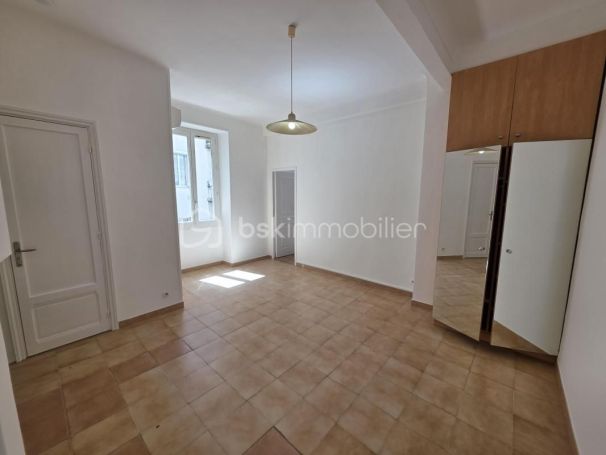 A louer APPARTEMENT T2 40 M2 BORD DE MER NICE