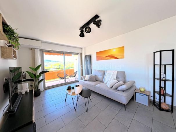 A louer APPARTEMENT T3 63 M2 TERRASSE VUE MER ANTIBES