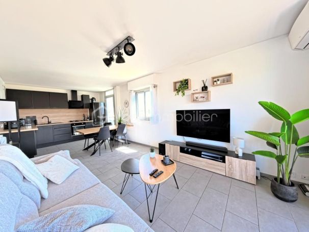 A louer APPARTEMENT T3 63 M2 TERRASSE VUE MER ANTIBES