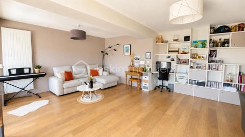A louer APPARTEMENT T3 74 M2 BORD DE MER SAINT LAURENT DU VAR