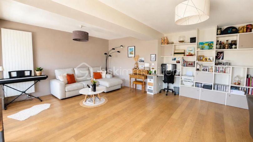 A louer APPARTEMENT T3 74 M2 BORD DE MER SAINT LAURENT DU VAR