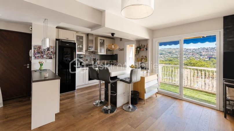 A louer APPARTEMENT T3 74 M2 BORD DE MER SAINT LAURENT DU VAR