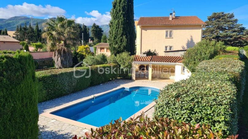 A louer MAISON  6 PIECES 155 M2  VINCA