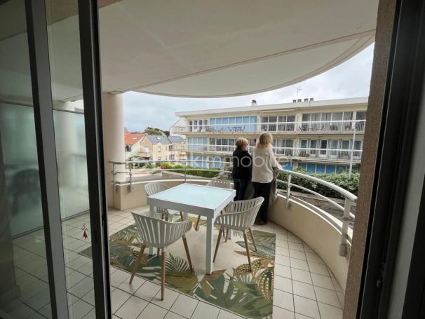 A louer APPARTEMENT T2 33 M2 TERRASSE PIEDS DANS L'EAU PORNICHET