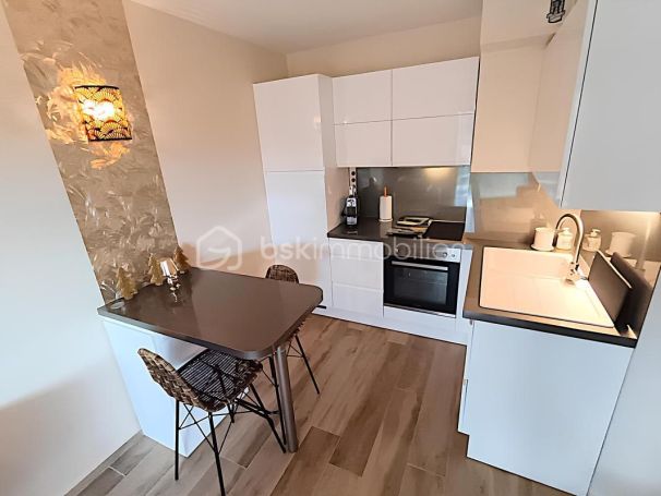 A louer APPARTEMENT DE PRESTIGE NEUF T2 31 M2 BORD DE MER SANARY SUR MER