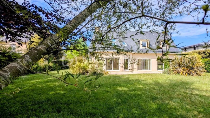 A louer MAISON  DE MAîTRE  MATHIEU