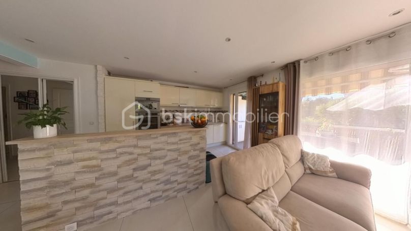 A louer APPARTEMENT T3 59 M2 TERRASSE BORD DE MER ANTIBES