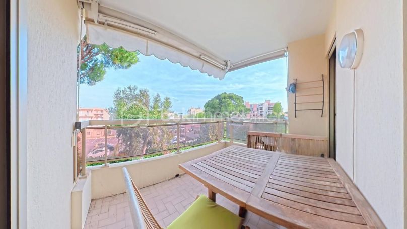 A louer APPARTEMENT T2 49 M2 TERRASSE BORD DE MER GOLFE JUAN