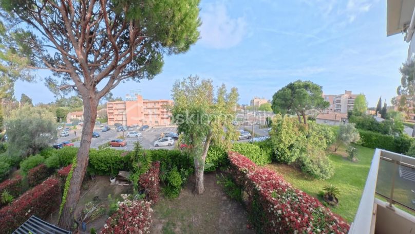 A louer APPARTEMENT T2 49 M2 TERRASSE BORD DE MER GOLFE JUAN