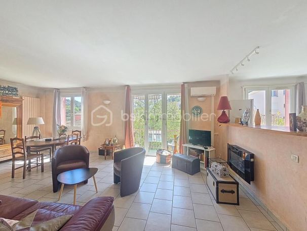 A louer APPARTEMENT T3 69 M2 BORD DE MER LA SEYNE SUR MER
