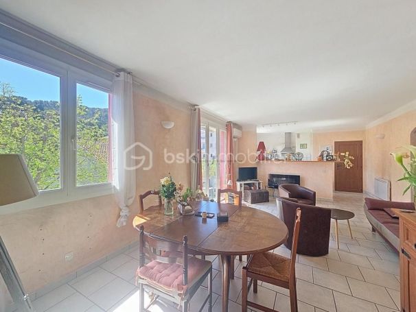A louer APPARTEMENT T3 69 M2 BORD DE MER LA SEYNE SUR MER