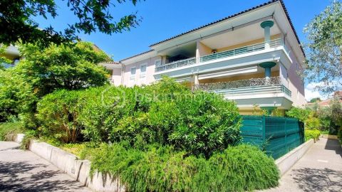A louer APPARTEMENT DE PRESTIGE T3 62 M2 TERRASSE  PEGOMAS