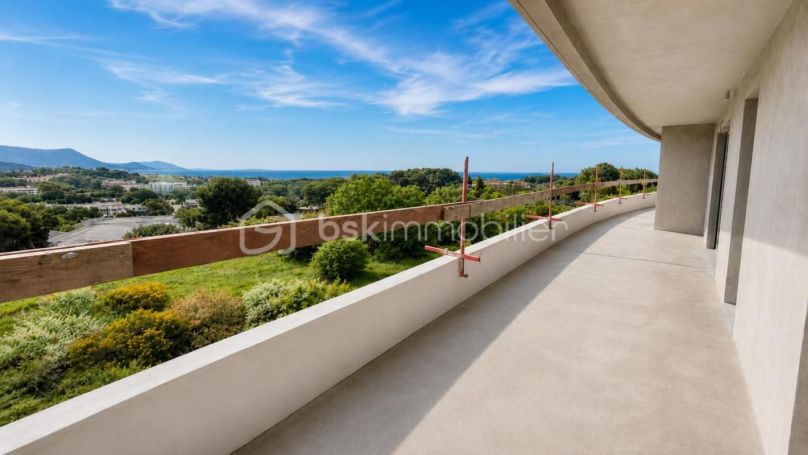 A louer APPARTEMENT NEUF T3 75 M2 VUE MER ANTIBES