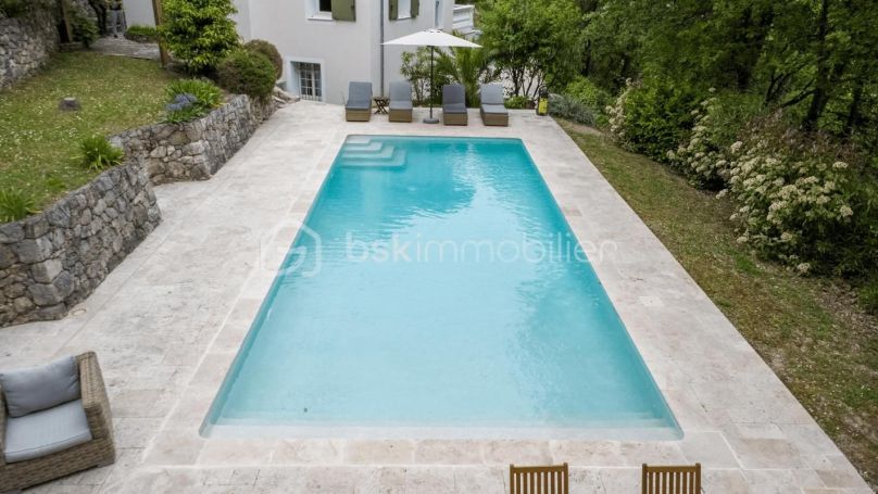 A louer MAISON  4 PIECES 128 M2  GATTIERES