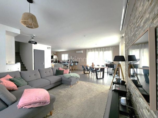 A vendre MAISON  4 PIECES 107 M2  PEZENAS