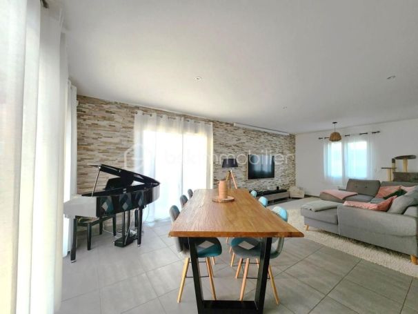 A vendre MAISON  4 PIECES 107 M2  PEZENAS