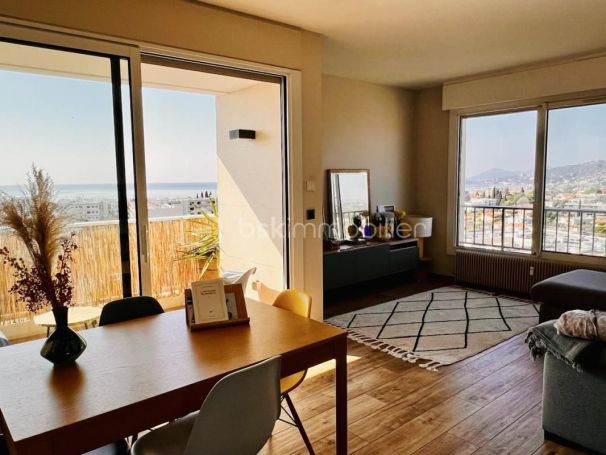 A louer APPARTEMENT T3 71 M2 TERRASSE VUE MER ANTIBES