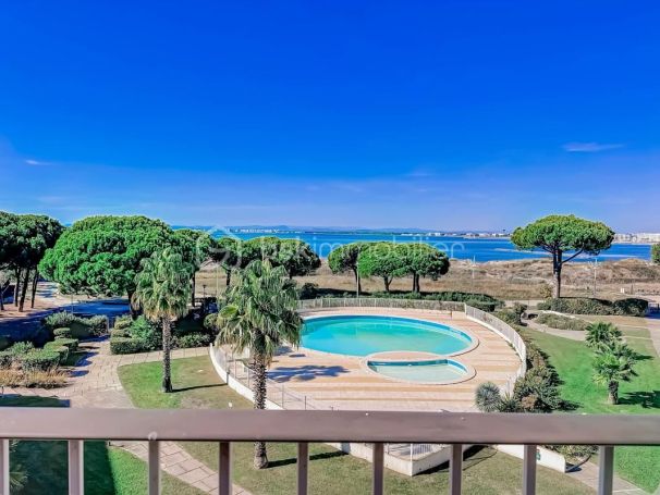 A louer APPARTEMENT DE PRESTIGE T3 70 M2 TERRASSE VUE MER LE GRAU DU ROI