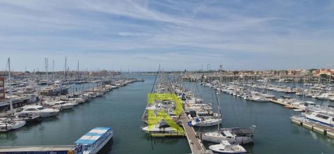 A louer APPARTEMENT DUPLEX T4 87 M2 TERRASSE BORD DE MER AGDE