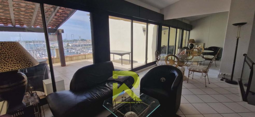 A louer APPARTEMENT DUPLEX T4 87 M2 TERRASSE BORD DE MER AGDE