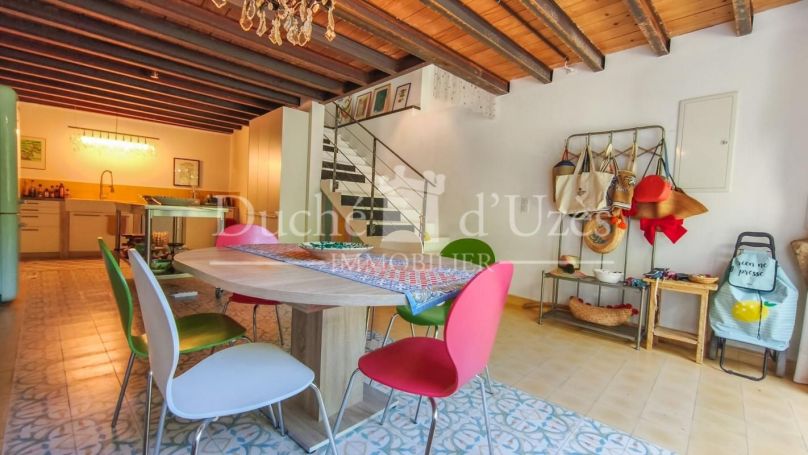 A louer LOFT  3 PIECES 110 M2  UZES