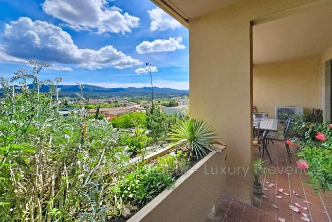 A louer APPARTEMENT T3 74 M2 TERRASSE  GARDANNE