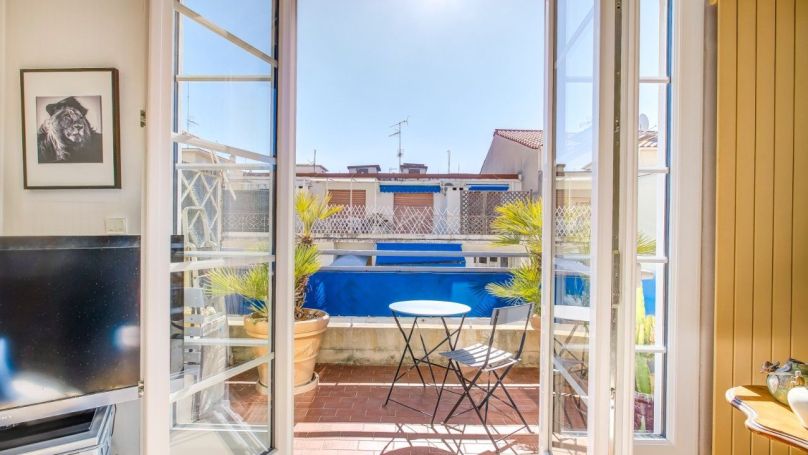 A louer APPARTEMENT T2 73 M2 BORD DE MER NICE