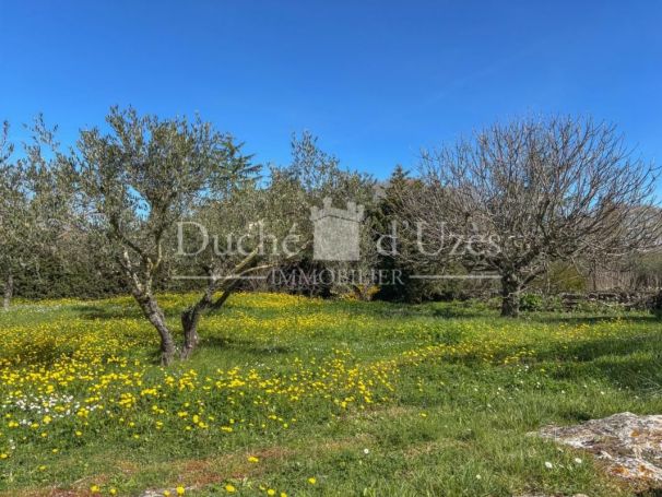 A louer MAISON  8 PIECES 145 M2  UZES