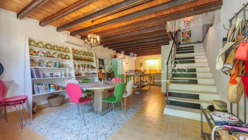 A louer LOFT  3 PIECES 110 M2  UZES